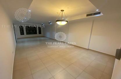 Apartment - 1 Bedroom - 2 Bathrooms for rent in East Porto Drive - Porto Arabia - The Pearl Island - Doha