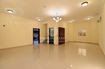 Villa - 4 Bedrooms - 4 Bathrooms for rent in Bu Hamour Street - Abu Hamour - Doha