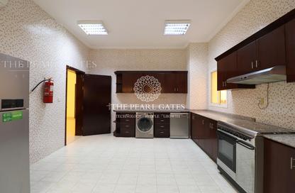 Villa - 4 Bedrooms - 4 Bathrooms for rent in Bu Hamour Street - Abu Hamour - Doha
