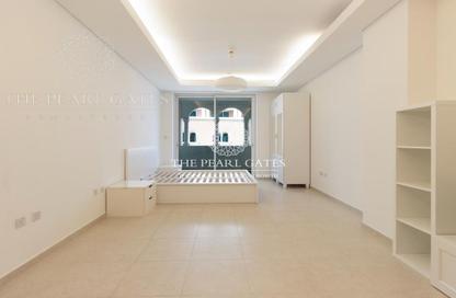Apartment - Studio - 1 Bathroom for rent in Viva West - Viva Bahriyah - The Pearl Island - Doha