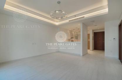 Apartment - 1 Bedroom - 2 Bathrooms for rent in Gewan Island - The Pearl Island - Doha