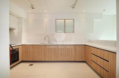 Apartment - 1 Bedroom - 2 Bathrooms for rent in Gewan Island - The Pearl Island - Doha