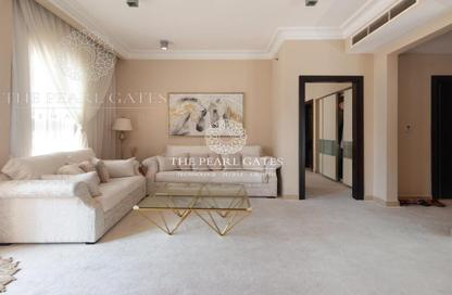 Apartment - 1 Bedroom - 2 Bathrooms for rent in Carnaval - Qanat Quartier - The Pearl Island - Doha