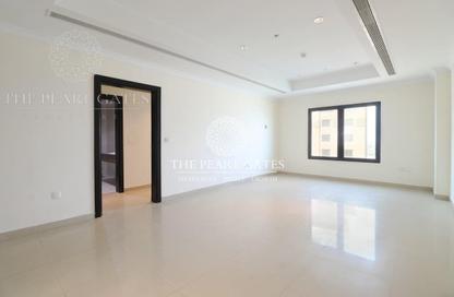 Apartment - 1 Bedroom - 2 Bathrooms for rent in East Porto Drive - Porto Arabia - The Pearl Island - Doha