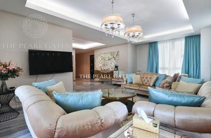 Apartment - 2 Bedrooms - 3 Bathrooms for rent in Viva West - Viva Bahriyah - The Pearl Island - Doha