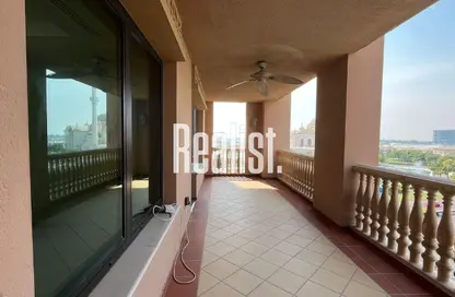 Apartment - 1 Bedroom - 2 Bathrooms for rent in West Porto Drive - Porto Arabia - The Pearl Island - Doha