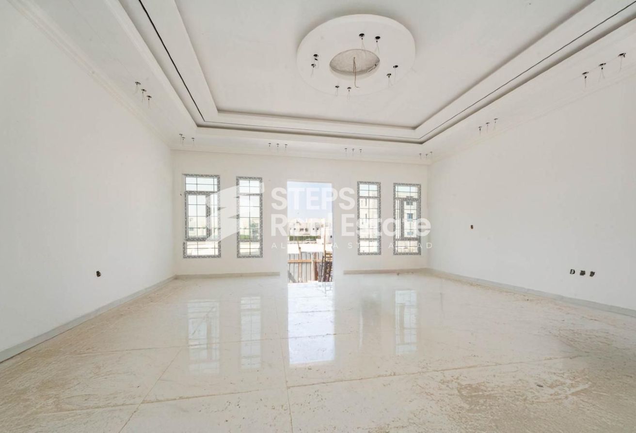 Luxurious 8 BHK Villa for Sale in Al Wukair - villa in Al Wukair