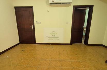 Apartment - 2 Bedrooms - 2 Bathrooms for rent in Anas Street - Fereej Bin Mahmoud North - Fereej Bin Mahmoud - Doha