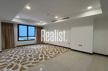 شقة - 2 غرف نوم - 2 حمامات للايجار في طريق بورتو الشرقي - بورتو أرابيا - جزيرة اللؤلؤة - الدوحة