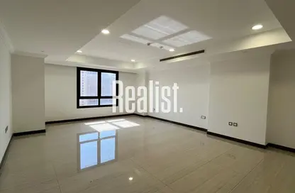 شقة - 2 غرف نوم - 2 حمامات للايجار في طريق بورتو الشرقي - بورتو أرابيا - جزيرة اللؤلؤة - الدوحة