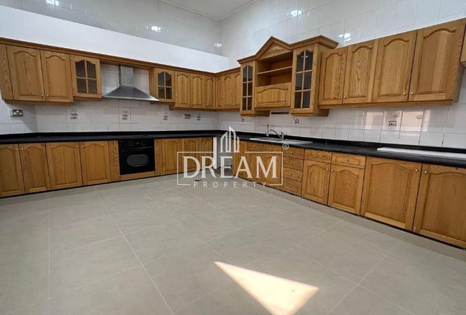 971128 - Property Image 2