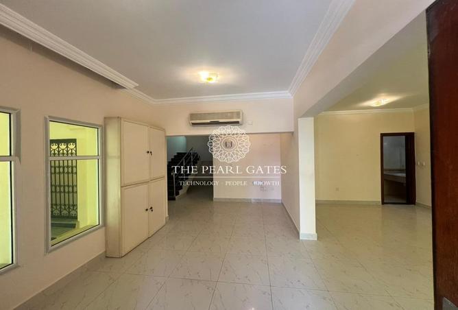 971302 - Property Image 2