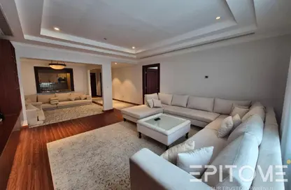 Apartment - 1 Bedroom - 2 Bathrooms for rent in Tower 24 - Porto Arabia - The Pearl Island - Doha