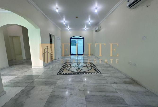 972129 - Property Image 3