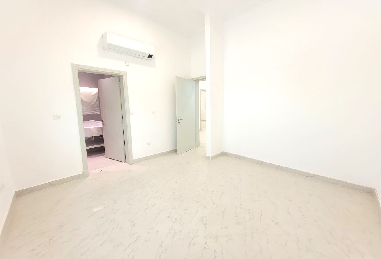 SEMI-FURNISHED 4BR COMPOUND VILLA | AIN KHALED - villa in Wadi Al Shaheeniya Street