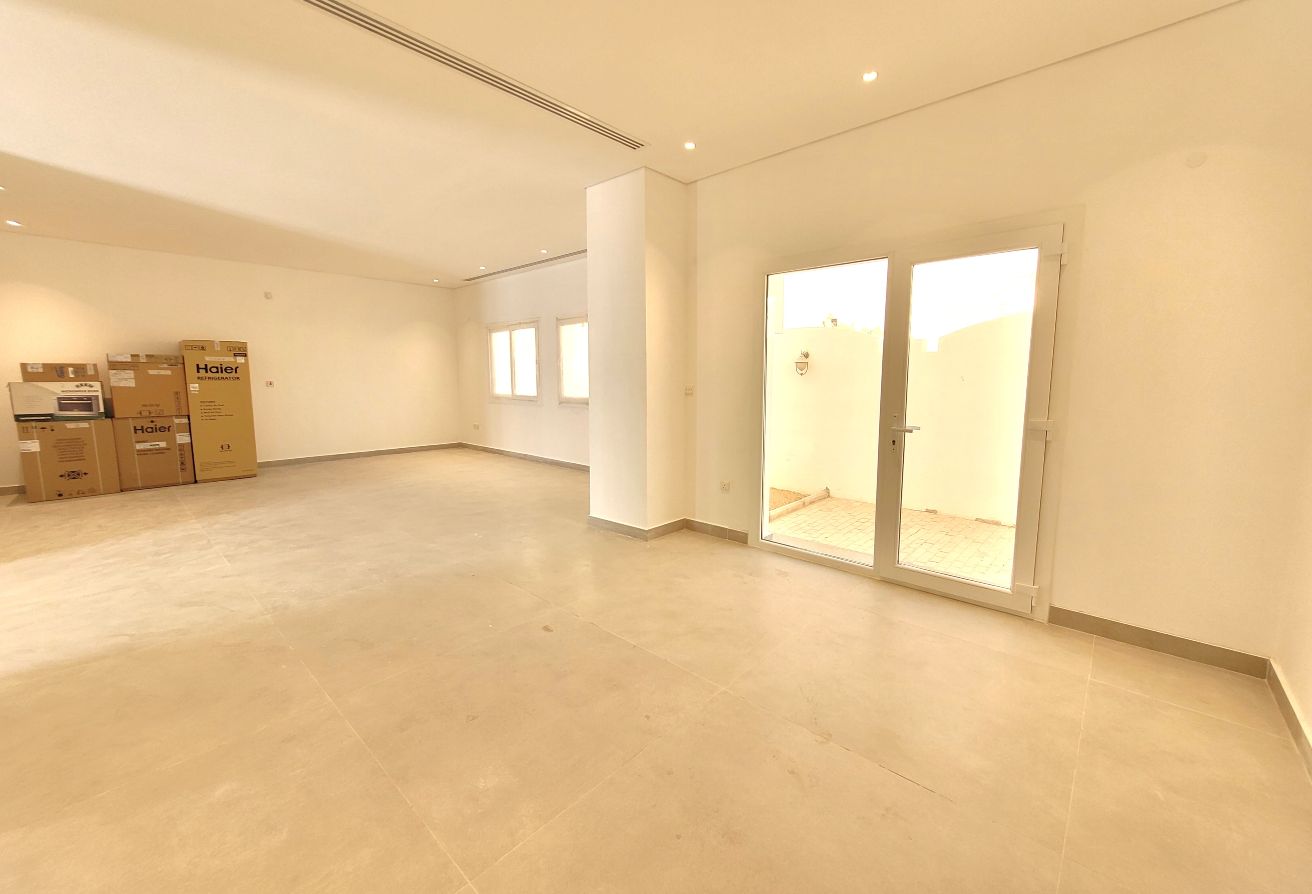 SEMI-FURNISHED 4BR COMPOUND VILLA | AIN KHALED - villa in Wadi Al Shaheeniya Street