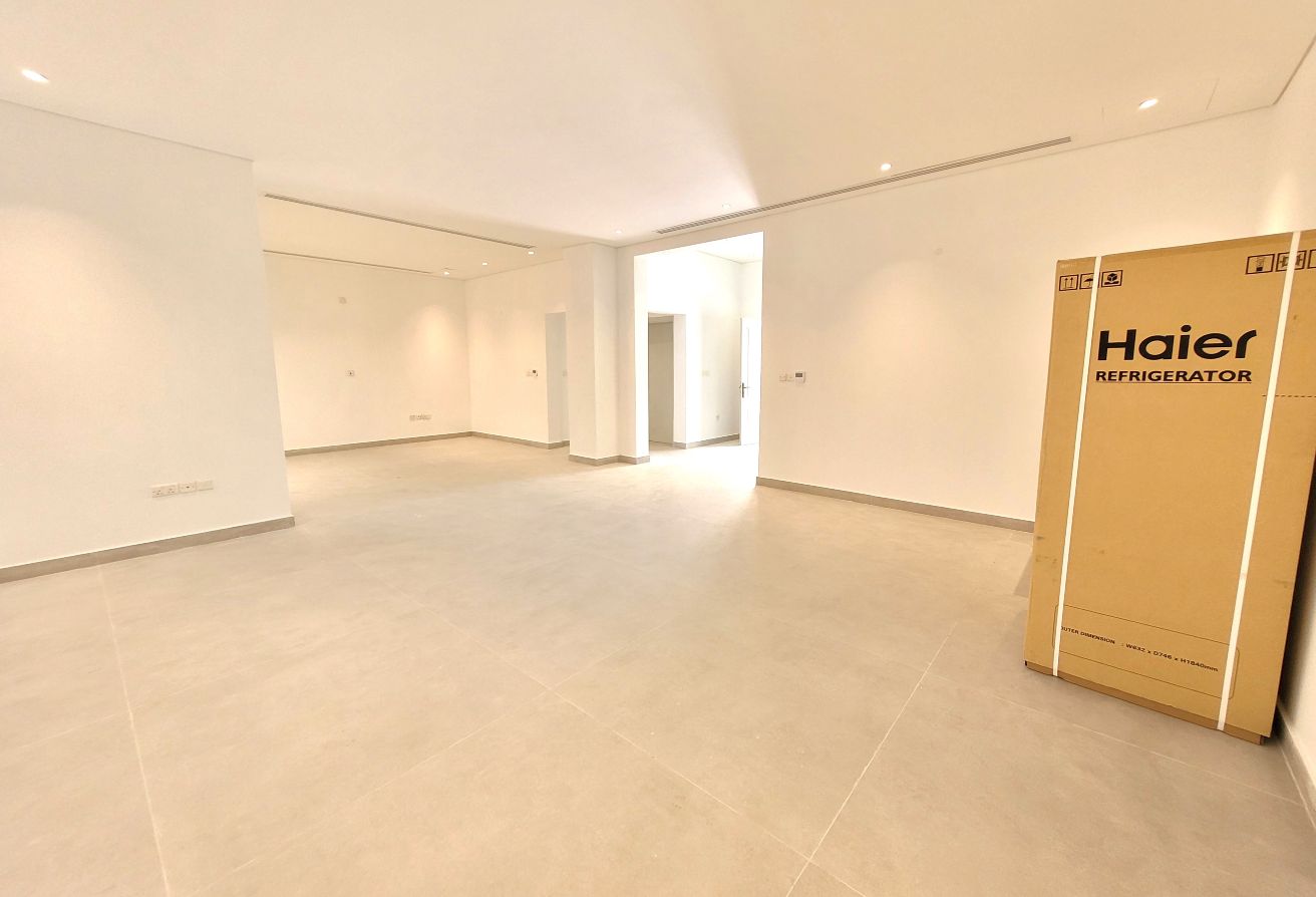 SEMI-FURNISHED 4BR COMPOUND VILLA | AIN KHALED - villa in Wadi Al Shaheeniya Street