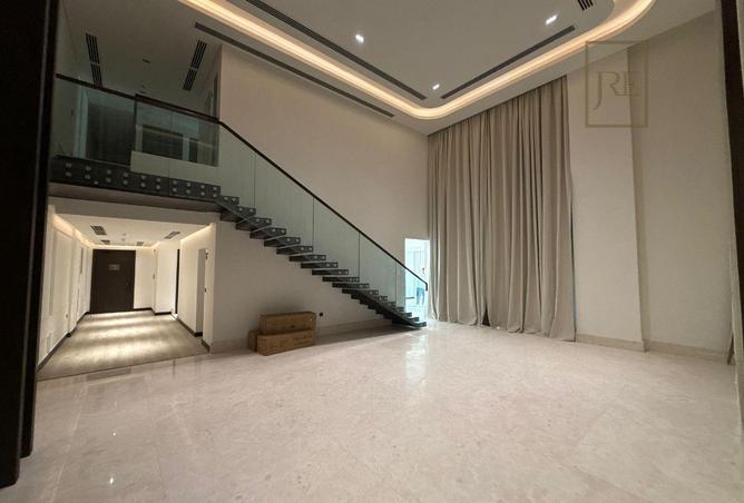 972213 - Property Image 2