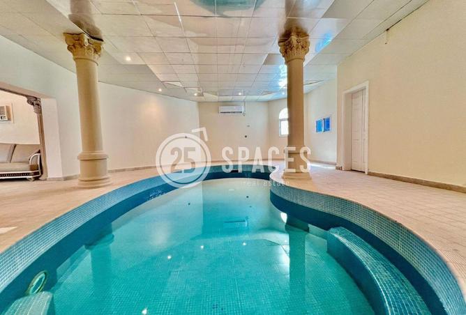 972353 - Property Image 3