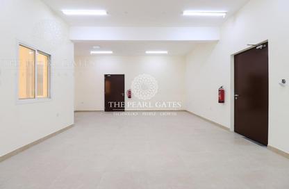 Staff Accommodation - 7+ Bedrooms for rent in East Industrial Street - Birkat Al Awamer - Al Wakra
