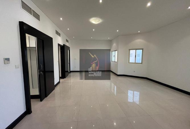 972708 - Property Image 2