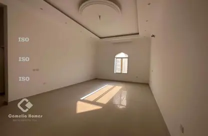 Compound - 5 Bedrooms - 6 Bathrooms for rent in Muraikh - AlMuraikh - Doha