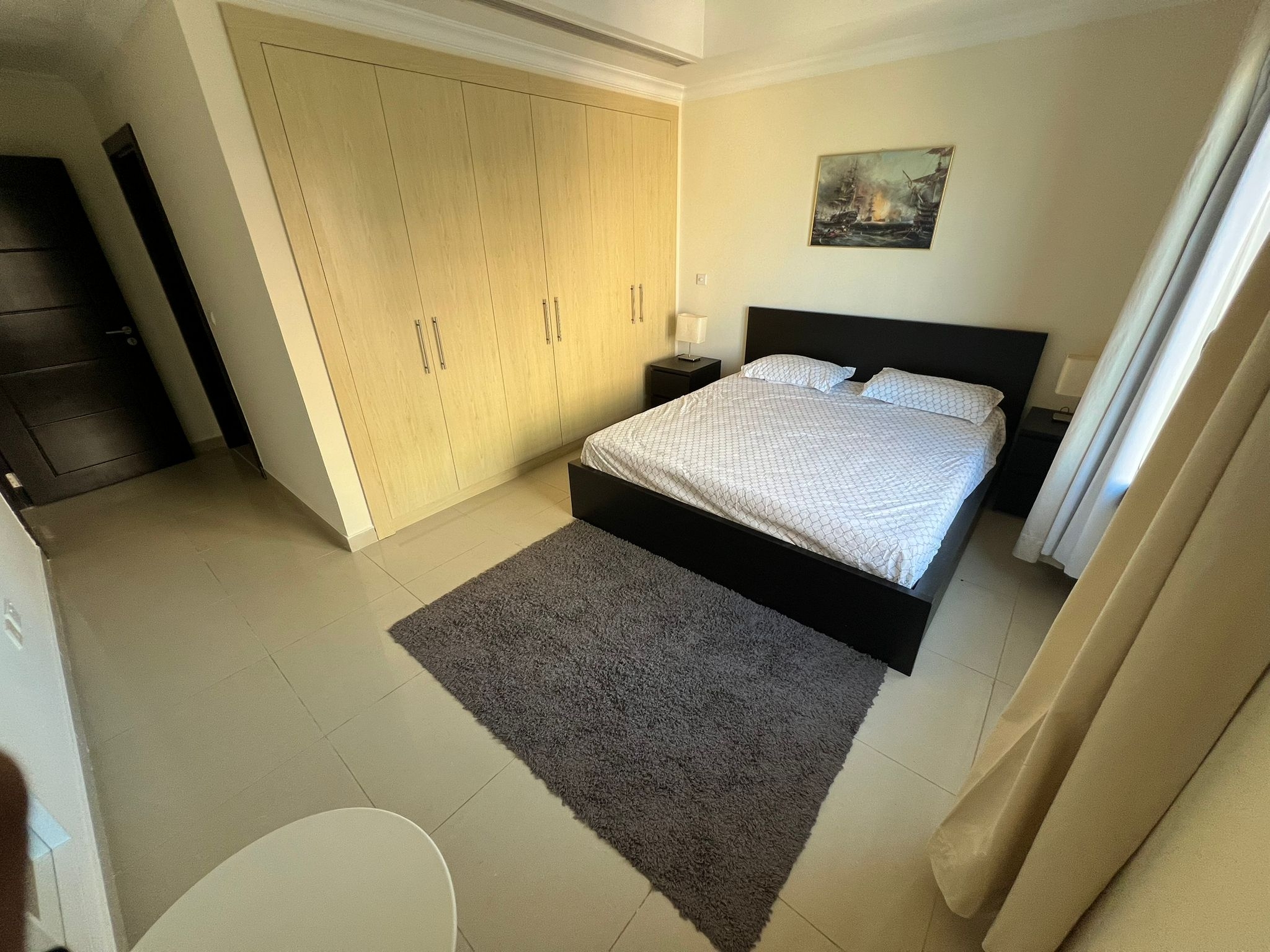 FRENCH STYLE LUXURY 1BEDROOM FULLY FURNISHED thumbnail 4