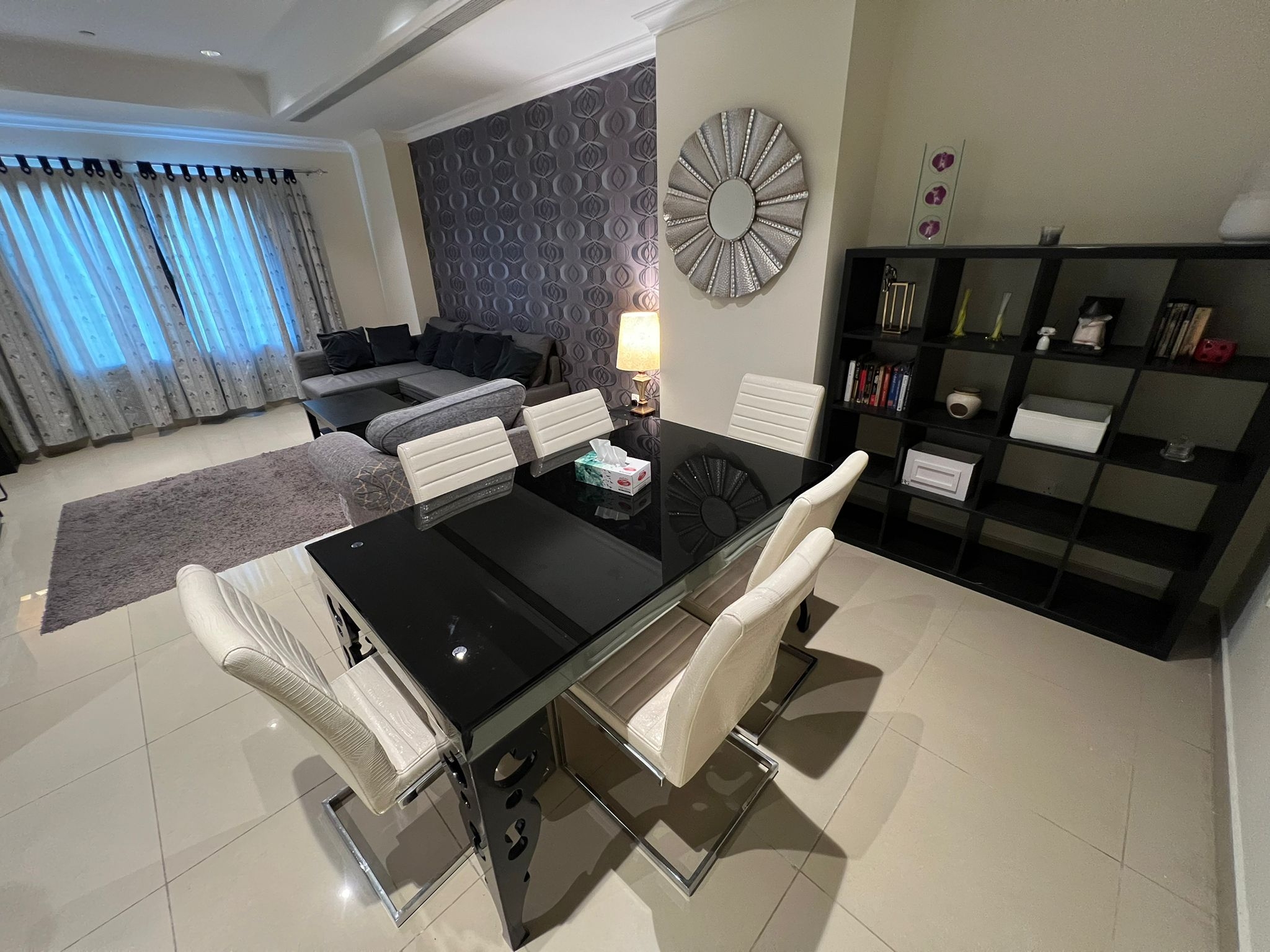 FRENCH STYLE LUXURY 1BEDROOM FULLY FURNISHED thumbnail 17