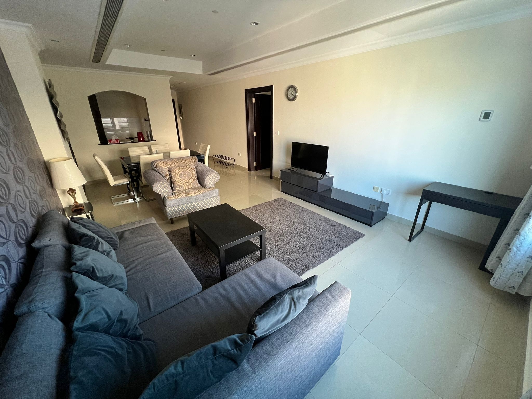 FRENCH STYLE LUXURY 1BEDROOM FULLY FURNISHED thumbnail 22