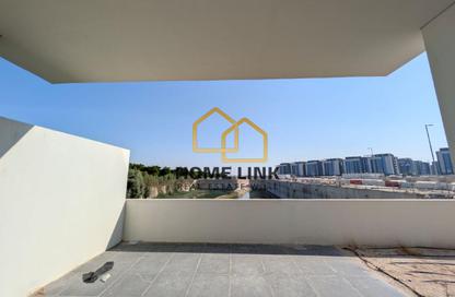 Apartment - 2 Bedrooms - 3 Bathrooms for rent in Crescent Building - Yasmeen City - Lusail
