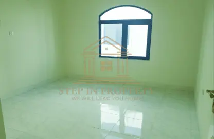 فيلا - 4 غرف نوم - 3 حمامات للايجار في الهلال - الهلال - الدوحة