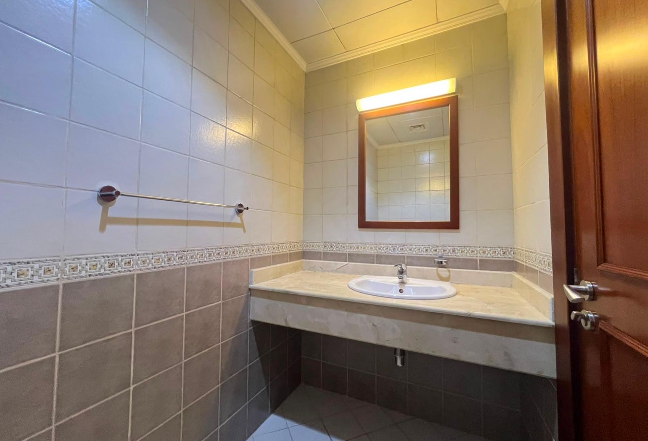 LIMITED TIME OFFER ! FINEST PENTHOUSE 2BHK 12.5K ! thumbnail 9