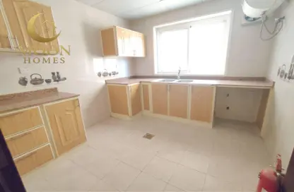 Apartment - 2 Bedrooms - 2 Bathrooms for rent in Al Mansoura - Al Mansoura - Doha