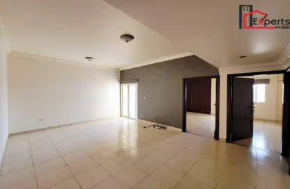 شقة - 2 غرف نوم - 2 حمامات للايجار في فريج كليب - الدوحة