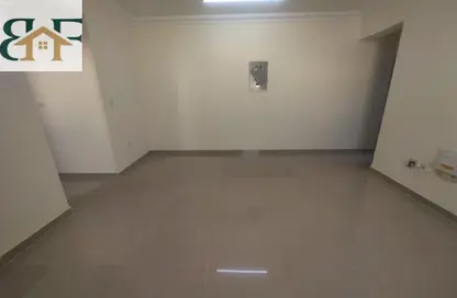 شقة - 2 غرف نوم - 2 حمامات للايجار في ام غوالينا تجارية - ام غويلينا - أم غويلينا - الدوحة