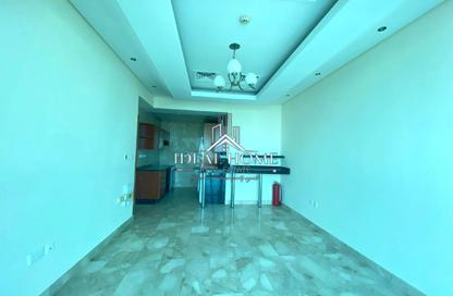 Apartment - 2 Bedrooms - 2 Bathrooms for rent in Zig Zag Towers - West Bay - Doha Apartment - 2 Bedrooms - 2 Bathrooms for rent in Zig Zag Towers - West Bay - Doha