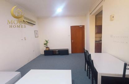 Apartment - 1 Bedroom - 1 Bathroom for rent in Umm Ghwailina Comm - Umm Ghuwalina - Umm Ghuwailina - Doha