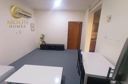 Apartment - 1 Bedroom - 1 Bathroom for rent in Umm Ghwailina Comm - Umm Ghuwalina - Umm Ghuwailina - Doha