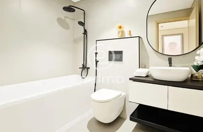 Apartment - 1 Bedroom - 2 Bathrooms for sale in Marina Residences 195 - Marina District - Lusail