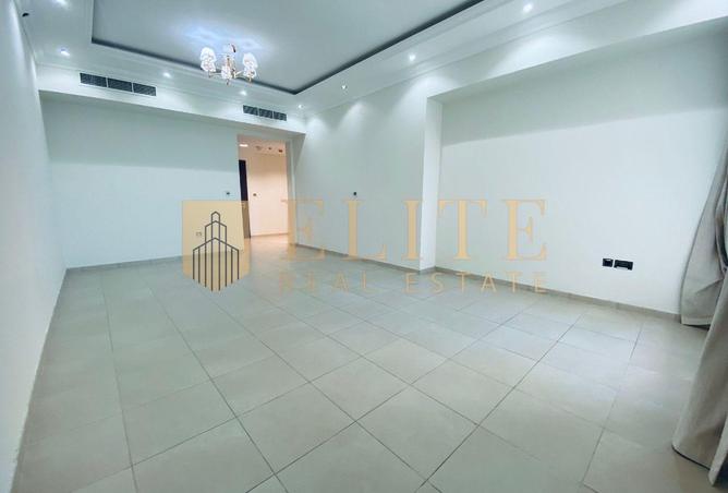 1002765 - Property Image 2