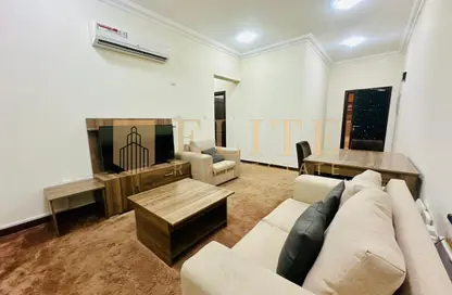 Apartment - 1 Bedroom - 1 Bathroom for rent in Umm Ghuwailina 4 - Umm Ghuwailina - Doha