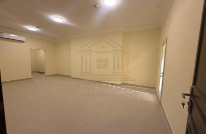 Apartment - 3 Bedrooms - 3 Bathrooms for rent in Anas Street - Fereej Bin Mahmoud North - Fereej Bin Mahmoud - Doha