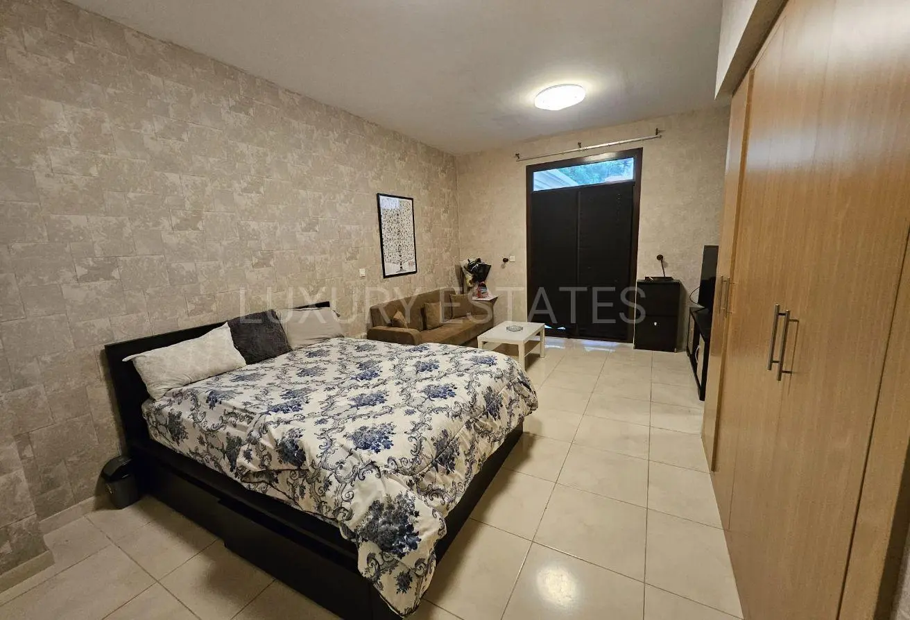 62351810 - Property Main Image