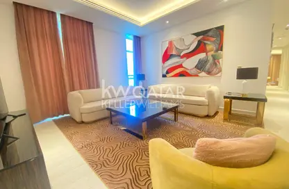 Apartment - 2 Bedrooms - 3 Bathrooms for rent in Floresta Gardens - Floresta Gardens - The Pearl Island - Doha