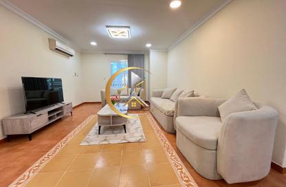 Apartment - 2 Bedrooms - 2 Bathrooms for rent in Al Khair Tower - Corniche Road - Corniche Road - Doha