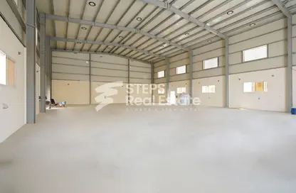Warehouse - Studio - 2 Bathrooms for rent in East Industrial Street - Birkat Al Awamer - Al Wakra