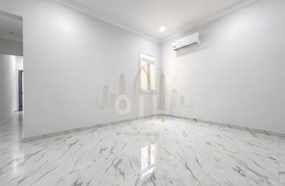 Apartment - 2 Bedrooms - 2 Bathrooms for rent in Madinat Khalifa - Doha