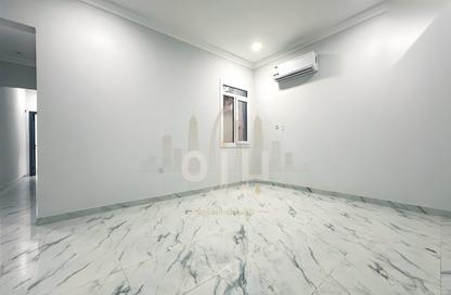 Apartment - 2 Bedrooms - 2 Bathrooms for rent in Madinat Khalifa - Doha