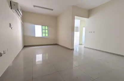 Apartment - 2 Bedrooms - 1 Bathroom for rent in Umm Ghuwailina 4 - Umm Ghuwailina - Doha Apartment - 2 Bedrooms - 1 Bathroom for rent in Umm Ghuwailina 4 - Umm Ghuwailina - Doha