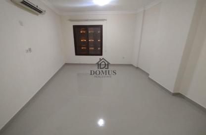 Apartment - 4 Bedrooms - 3 Bathrooms for rent in Anas Street - Fereej Bin Mahmoud North - Fereej Bin Mahmoud - Doha